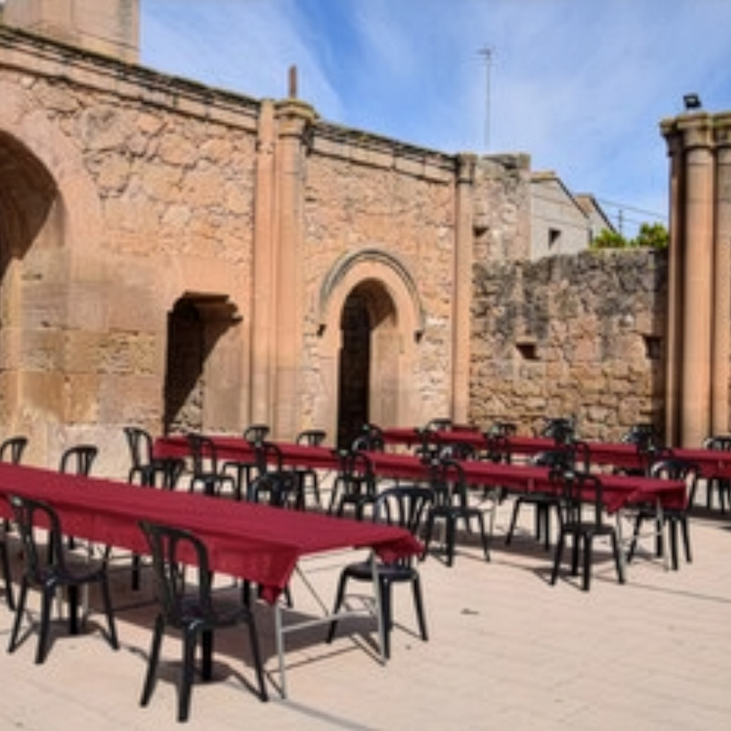 Equipo de Fiesta10 preparando un evento